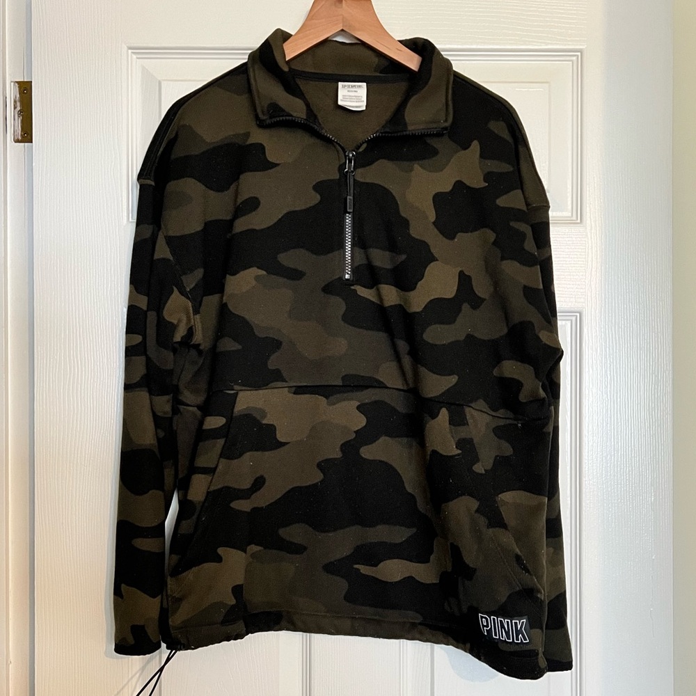Victoria Secrets PINK Camouflage Fleece Quarter Zip Size Medium.